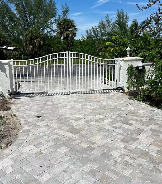 Chain Link Gate Repair in Greenacres, FL