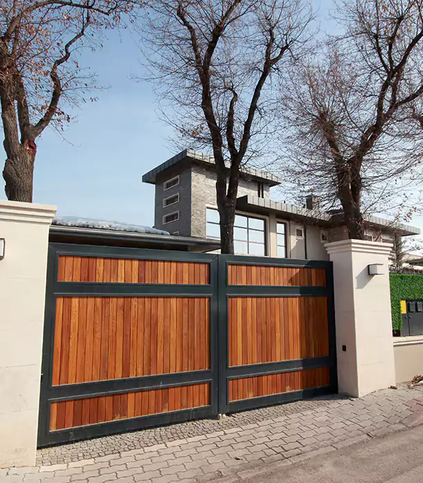 Wooden Gate Repair in Greenacres, FL